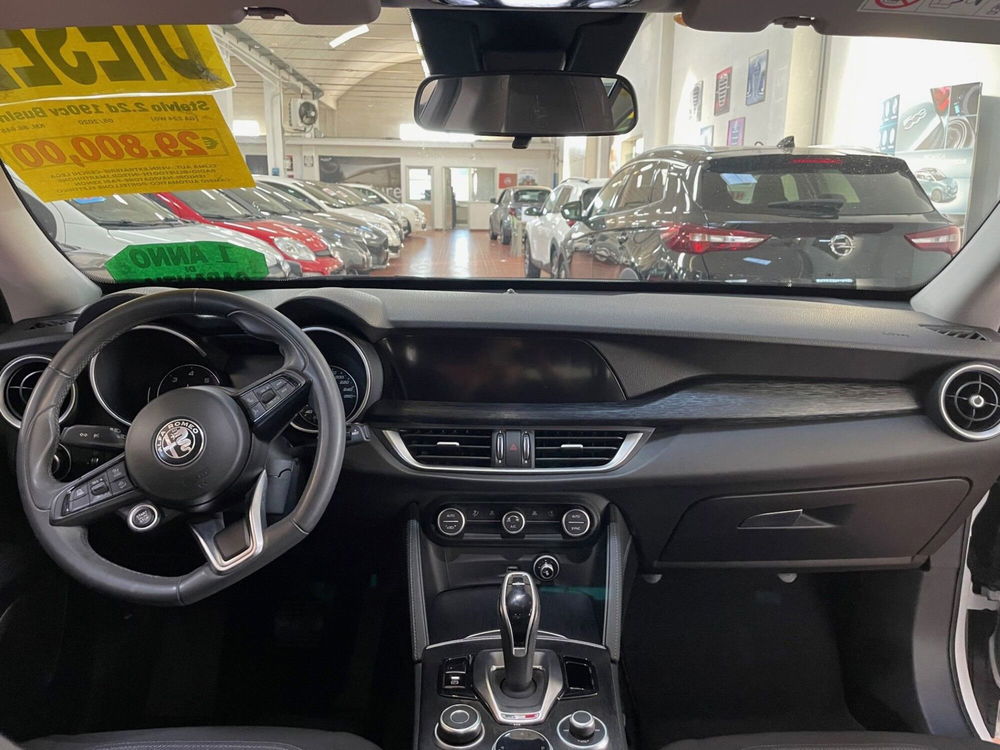 Alfa Romeo Stelvio usata a Lucca (10)