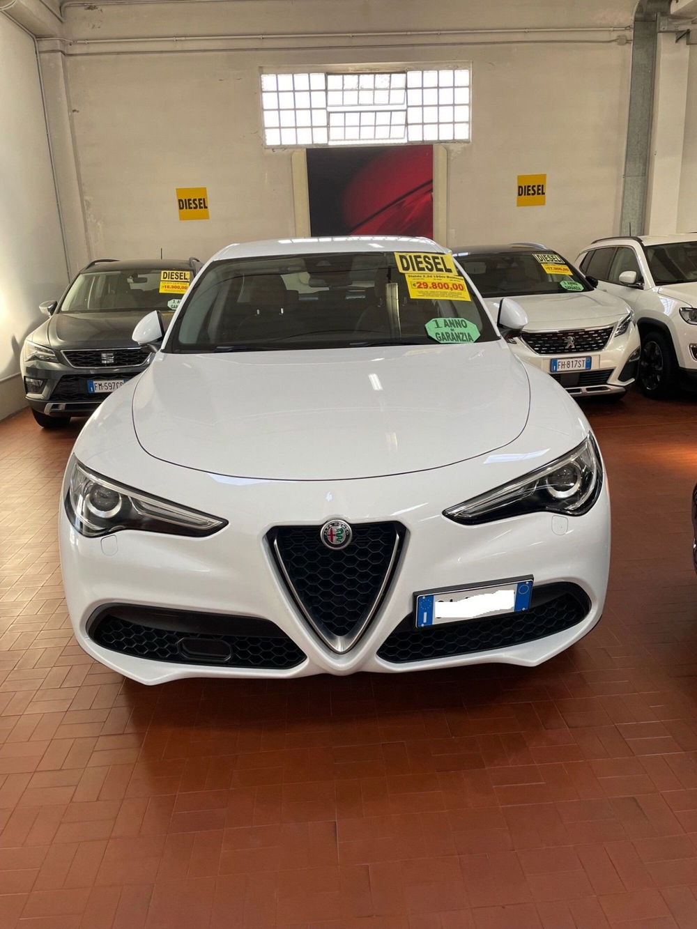 Alfa Romeo Stelvio usata a Lucca (2)