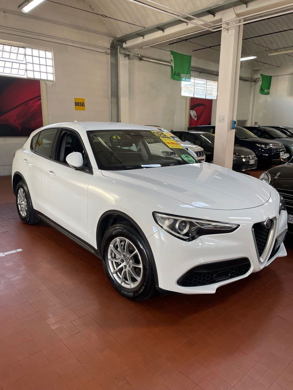 Alfa Romeo Stelvio usata a Lucca (3)