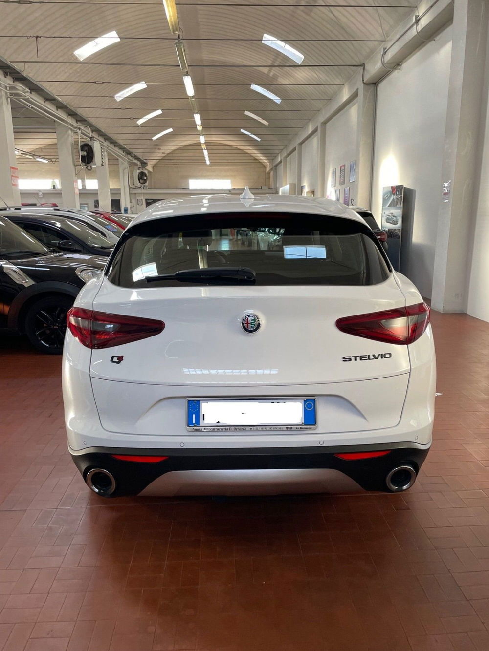 Alfa Romeo Stelvio usata a Lucca (5)