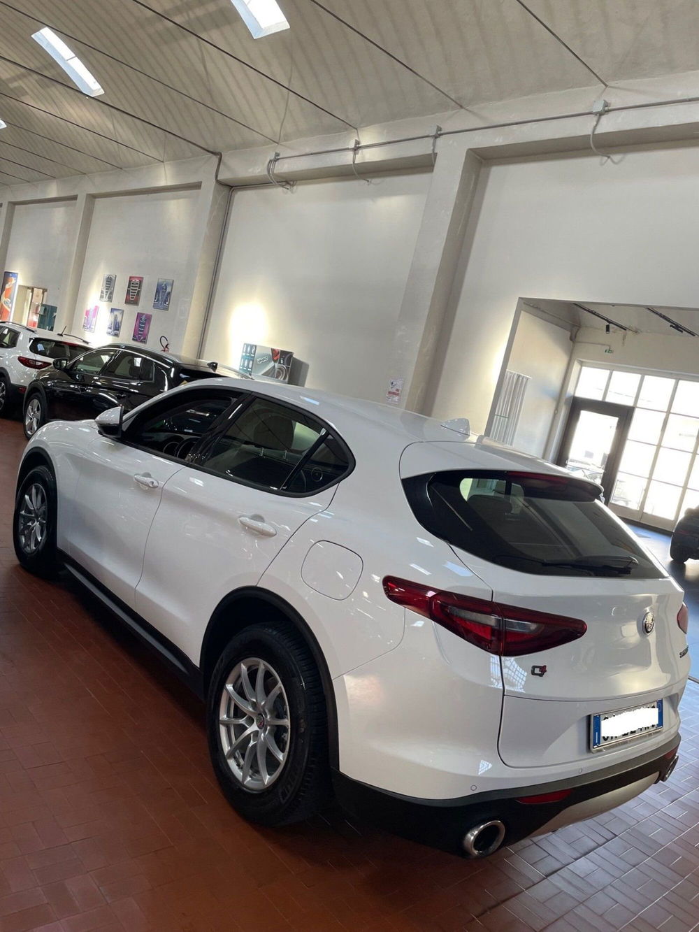 Alfa Romeo Stelvio usata a Lucca (6)