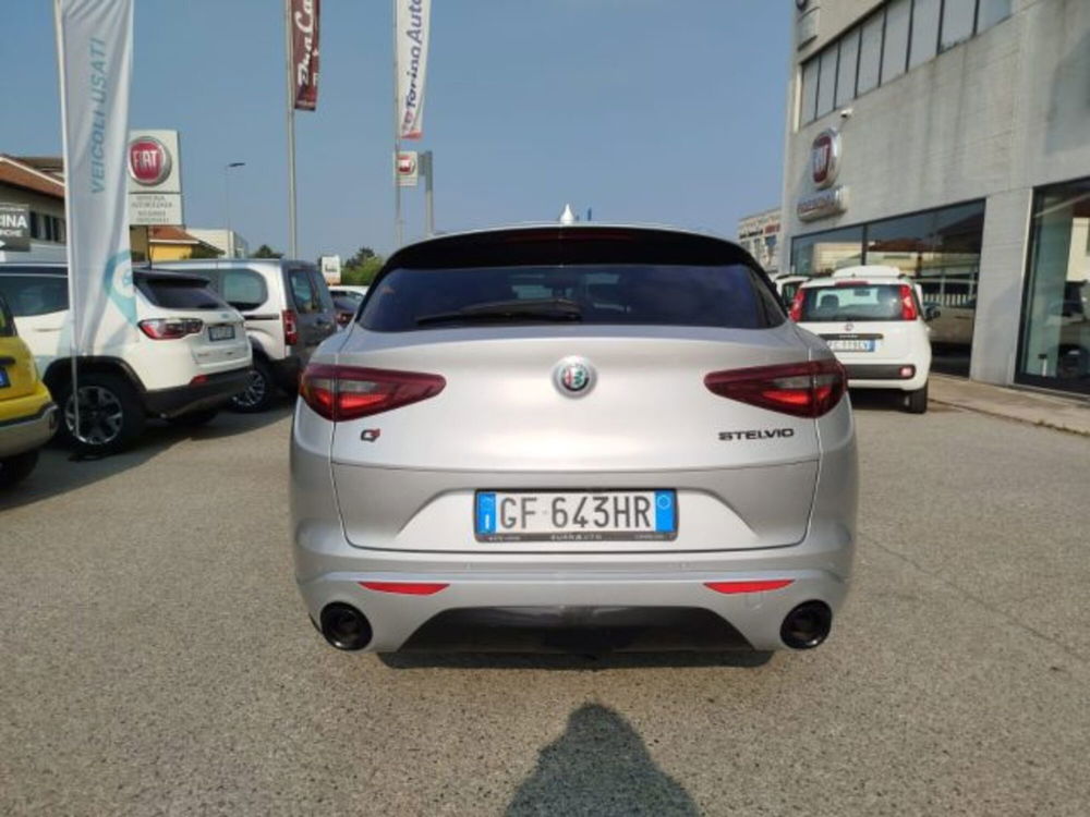 Alfa Romeo Stelvio usata a Torino (6)