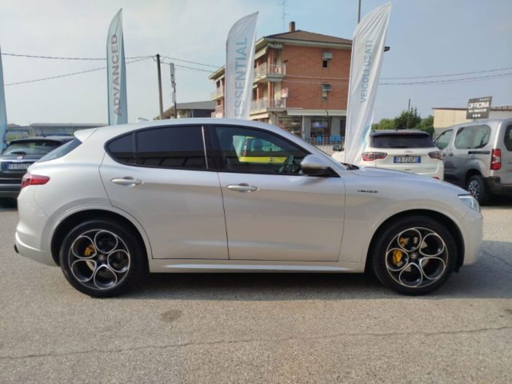 Alfa Romeo Stelvio usata a Torino (8)