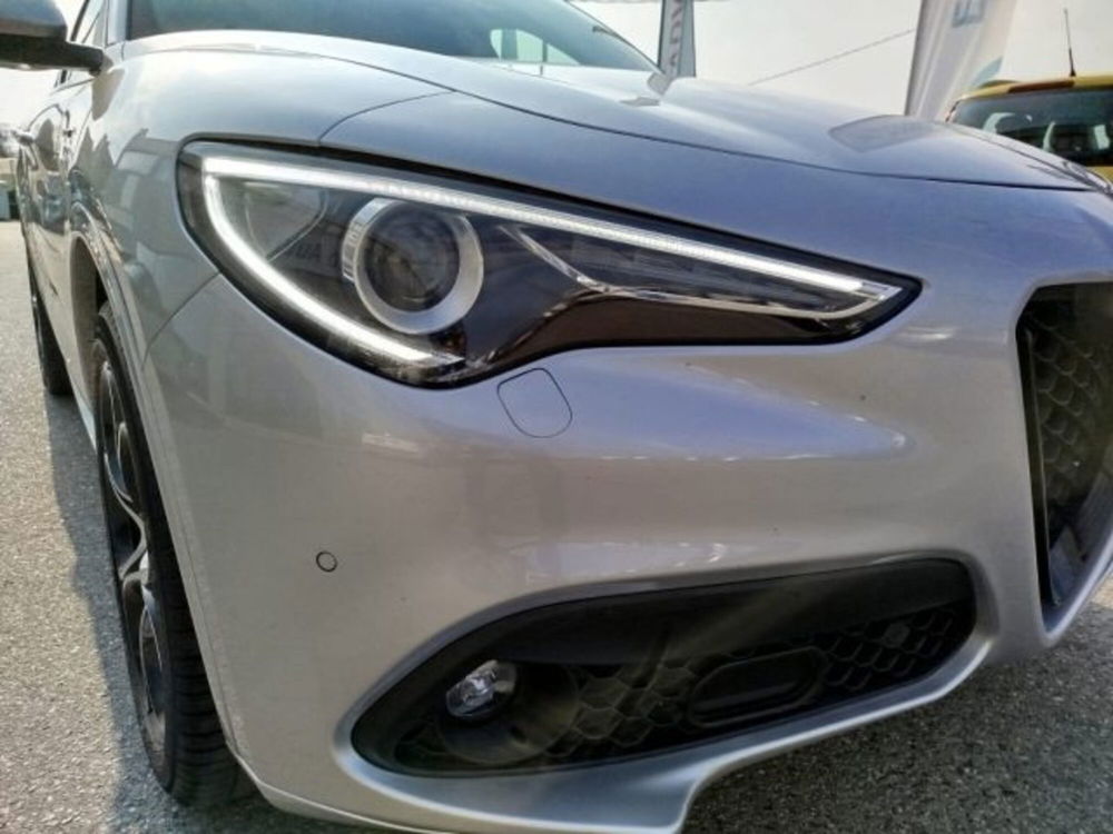 Alfa Romeo Stelvio usata a Torino (9)