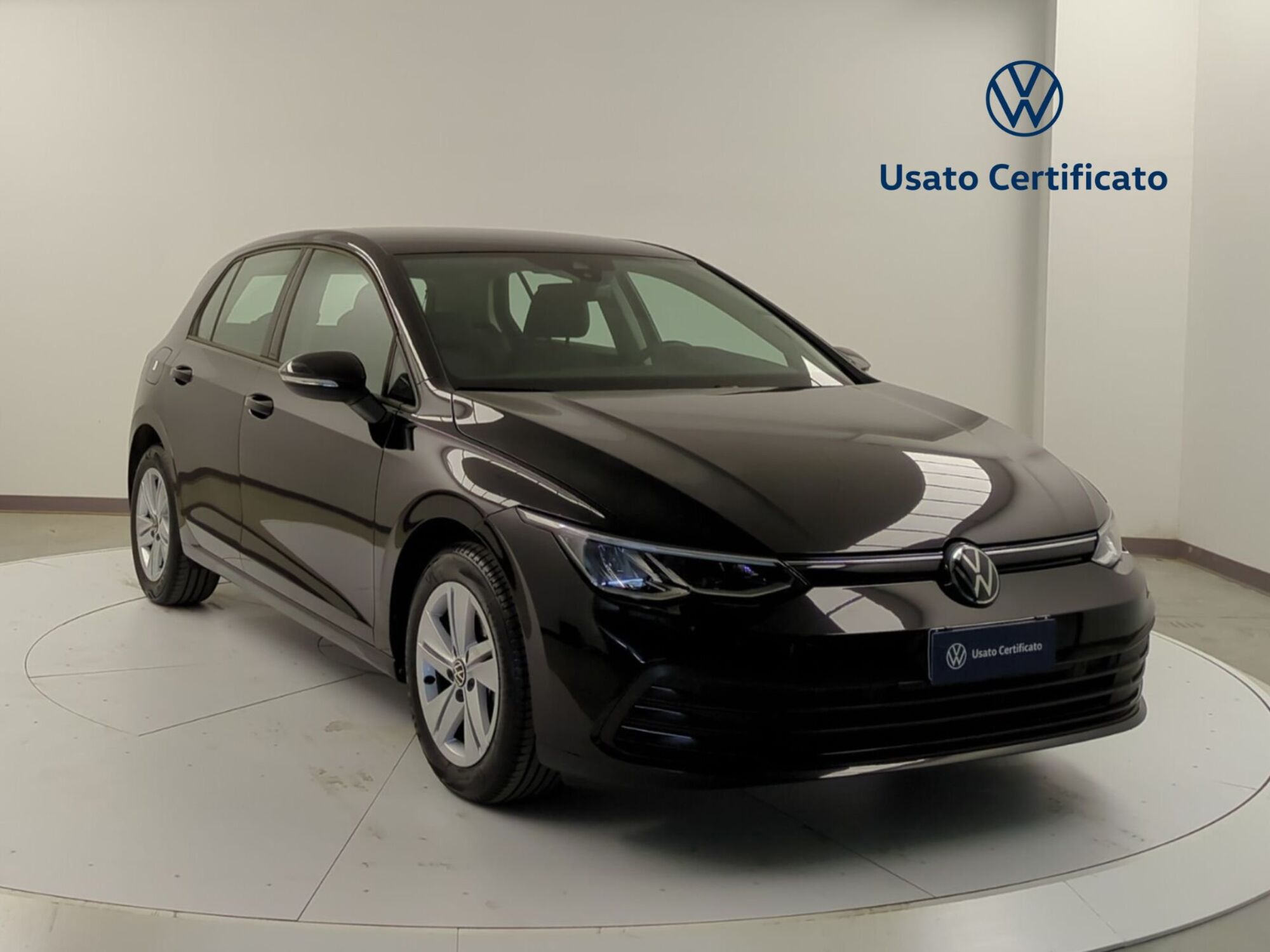 Volkswagen Golf 2.0 TDI 150 CV DSG SCR Life  del 2023 usata a Pratola Serra