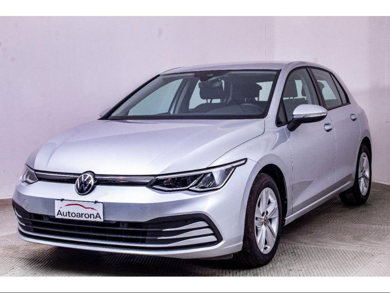 Volkswagen Golf 1.0 eTSI EVO DSG Life del 2020 usata a Paruzzaro