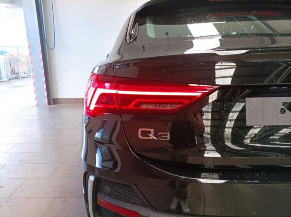 Audi Q3 Sportback nuova a Milano (7)