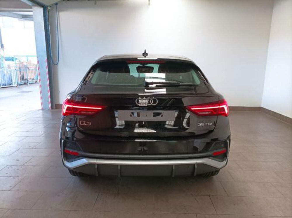 Audi Q3 Sportback nuova a Milano (8)