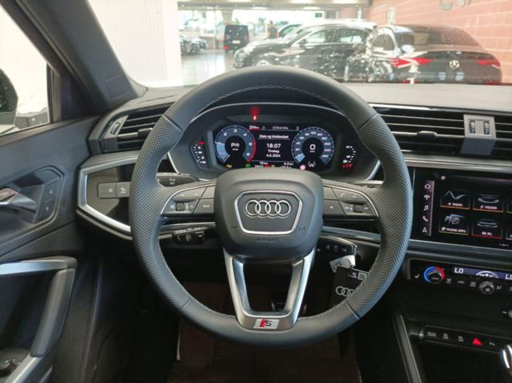 Audi Q3 Sportback nuova a Milano (9)