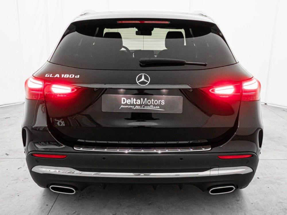 Mercedes-Benz GLA SUV nuova a Macerata (7)