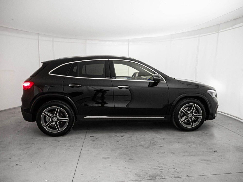 Mercedes-Benz GLA SUV nuova a Macerata (9)