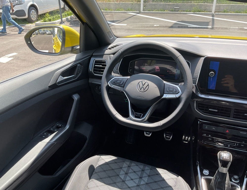 Volkswagen T-Cross nuova a Salerno (15)