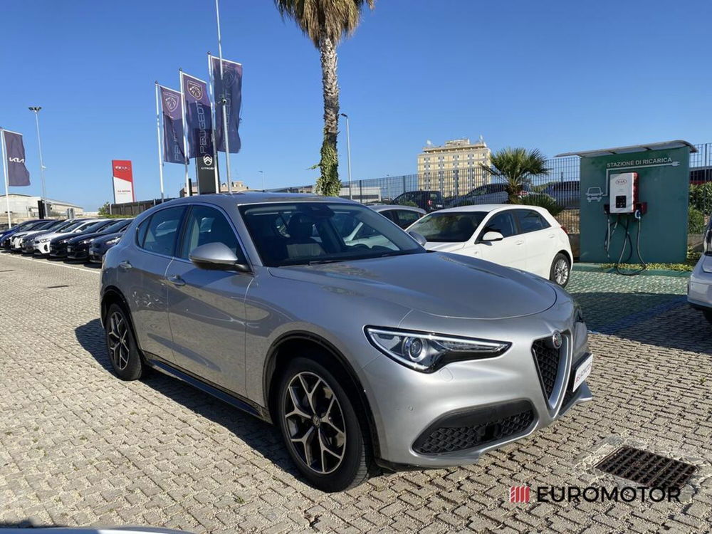 Alfa Romeo Stelvio usata a Bari (3)