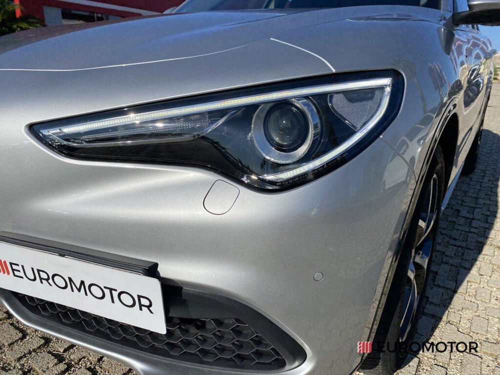 Alfa Romeo Stelvio usata a Bari (4)