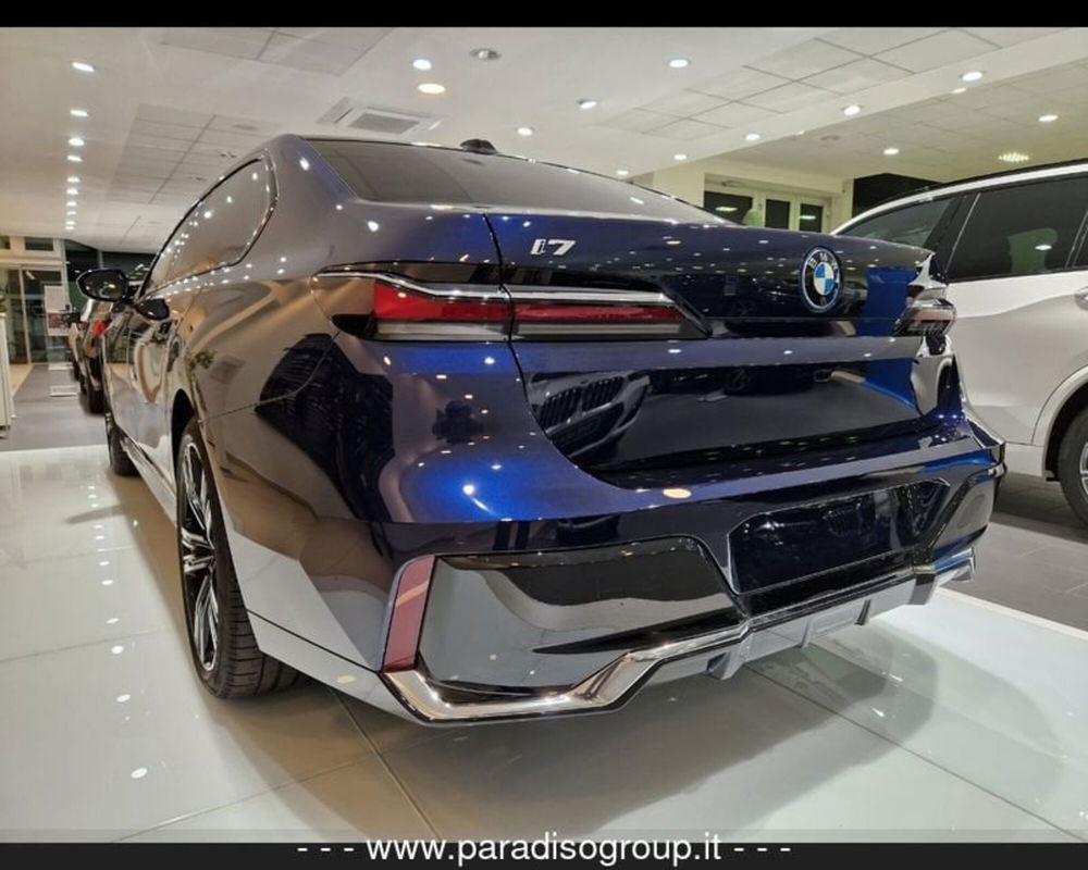 BMW i7 nuova a Catanzaro (3)