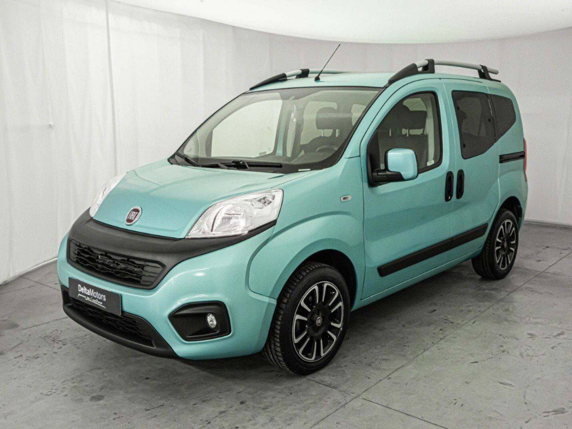 Fiat QUBO 1.3 MJT 80 CV Lounge  del 2017 usata a Montecosaro