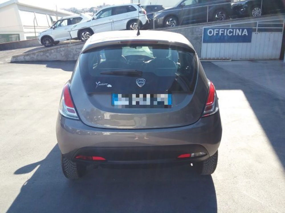 Lancia Ypsilon usata a Macerata (5)