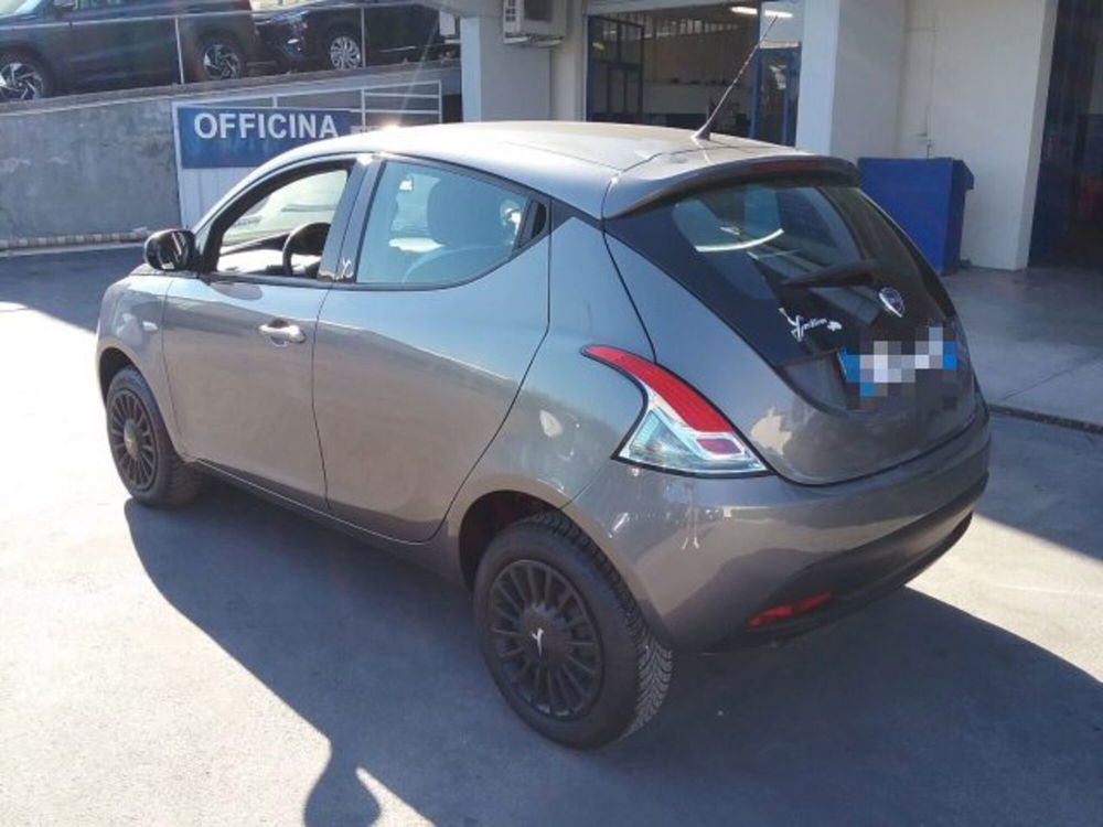 Lancia Ypsilon usata a Macerata (7)