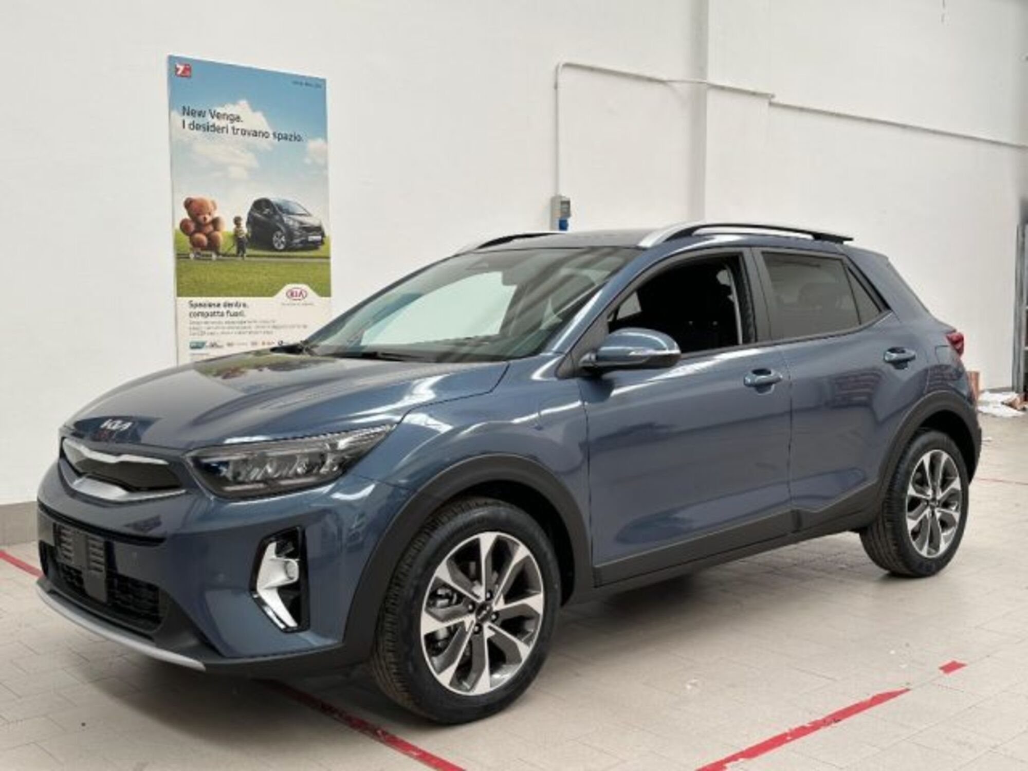 Kia Stonic 1.0 T-GDi 100 CV MHEV MT Style del 2023 usata a Castenaso