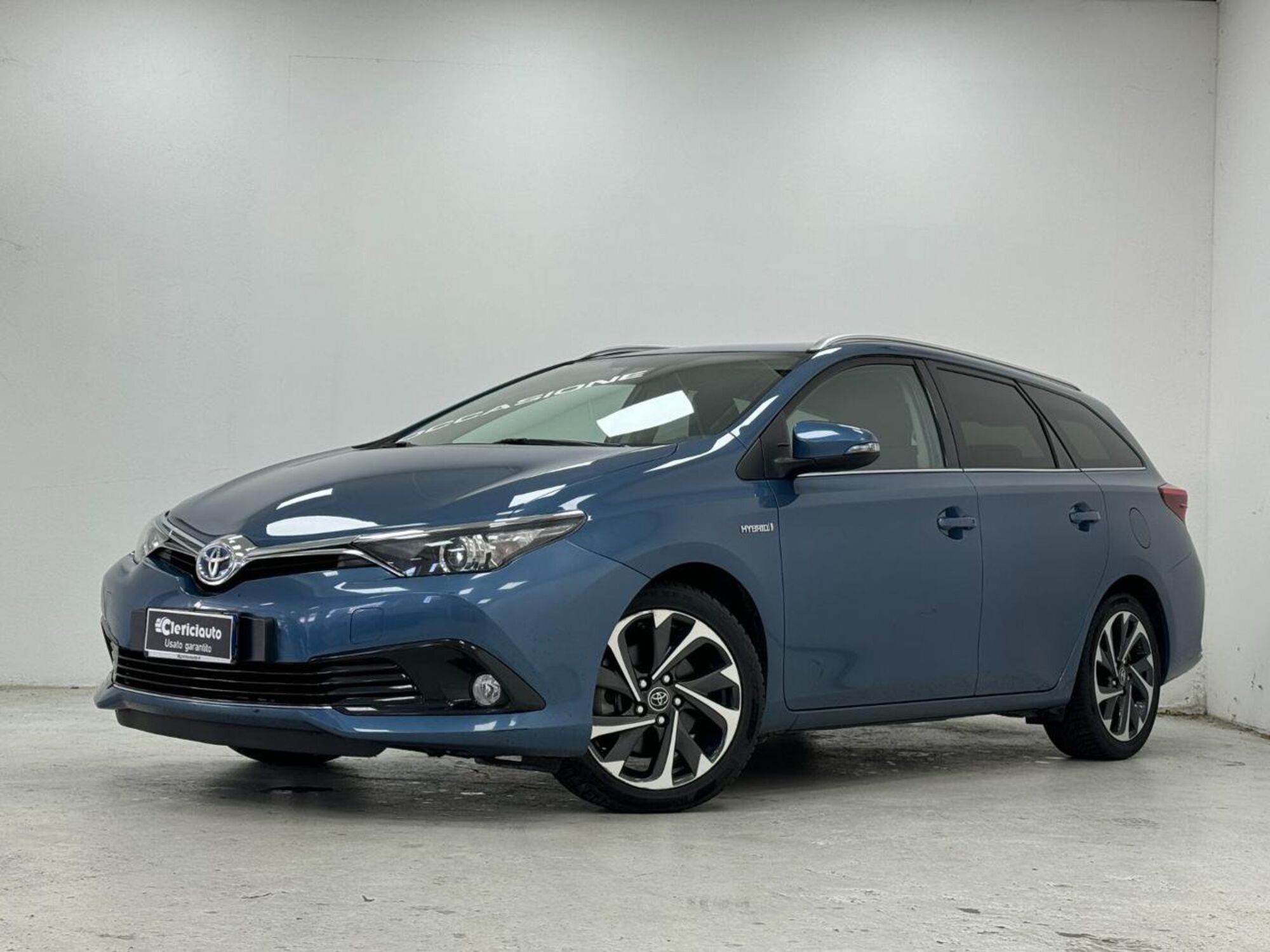 Toyota Auris Station Wagon 1.8 Hybrid Active  del 2015 usata a Lurate Caccivio