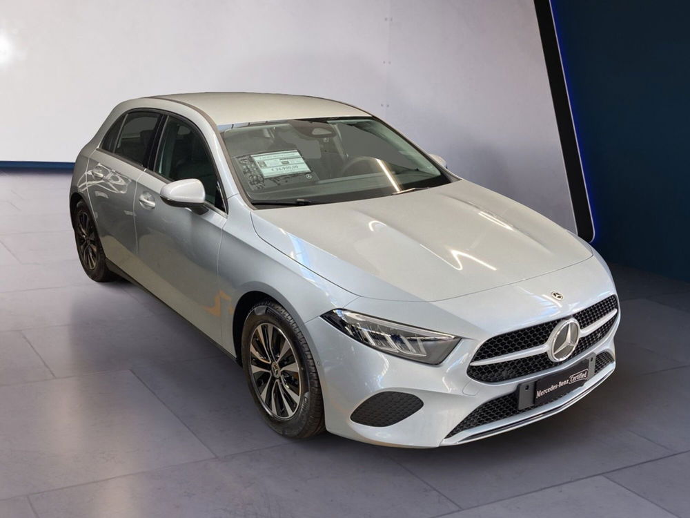 Mercedes-Benz Classe A nuova a Milano (5)