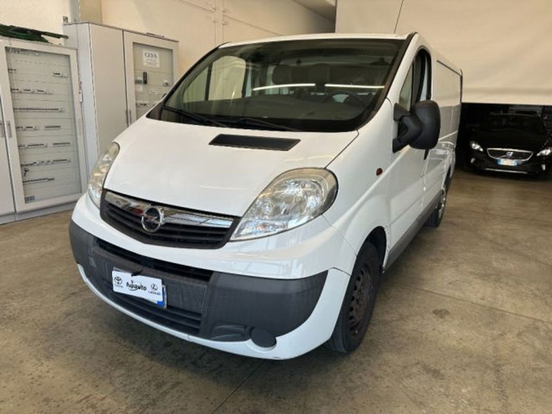 Opel Vivaro Furgone 27 2.0 CDTI 120CV PC-TN Furgone Easytronic Fap del 2013 usata a Cuneo