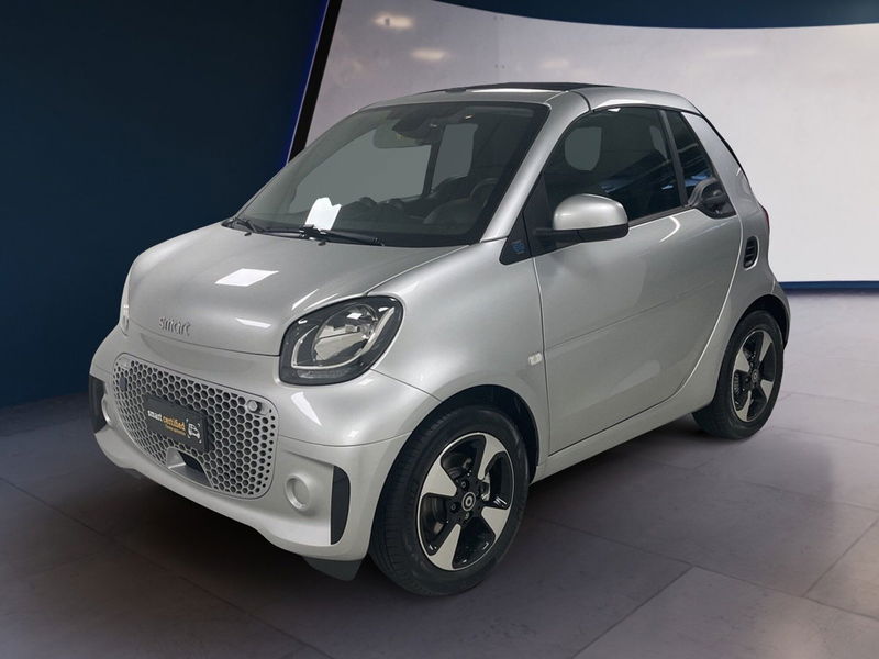 smart Fortwo Cabrio EQ cabrio Passion  del 2023 usata a Milano