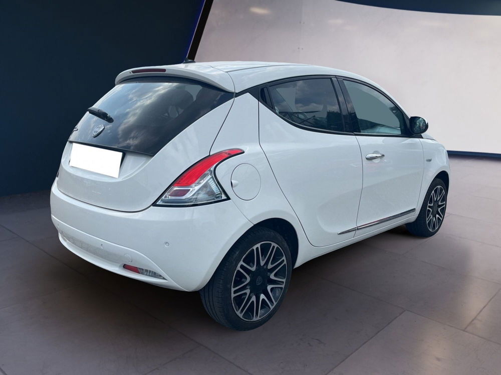 Lancia Ypsilon usata a Torino (4)