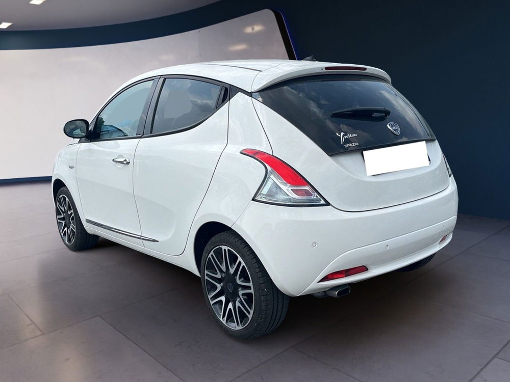 Lancia Ypsilon usata a Torino (5)