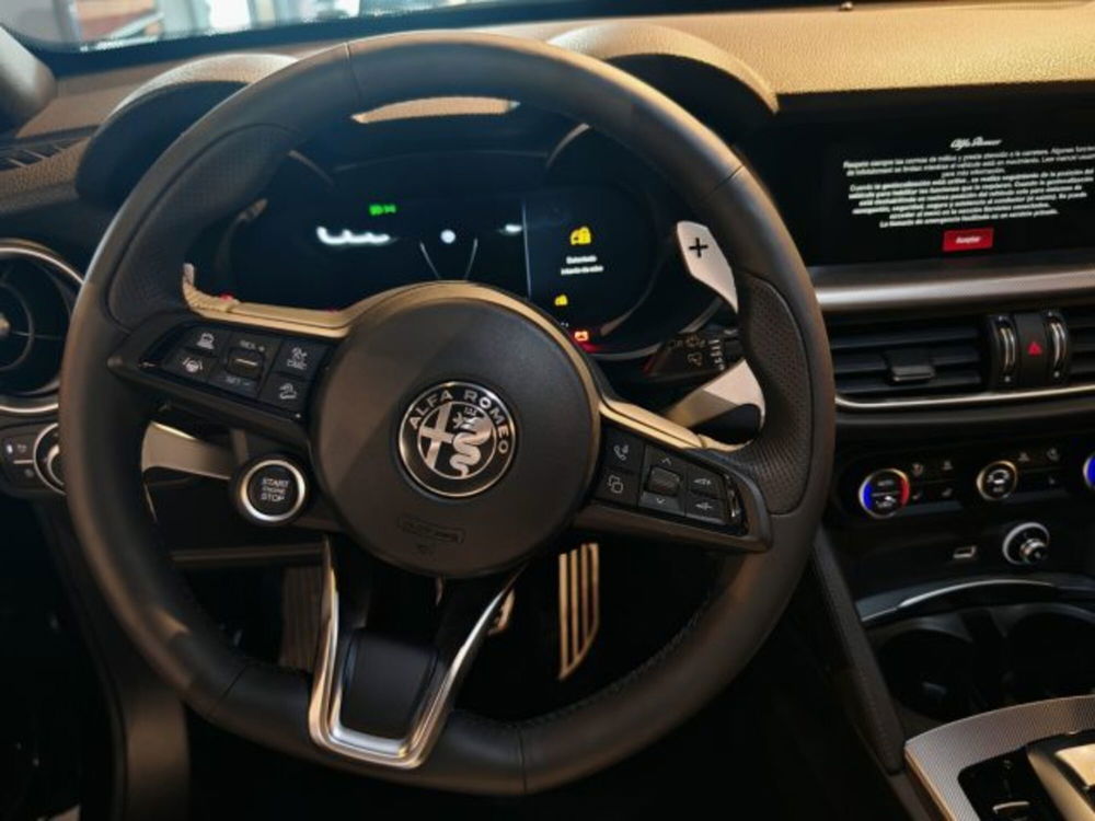 Alfa Romeo Stelvio nuova a Torino (13)