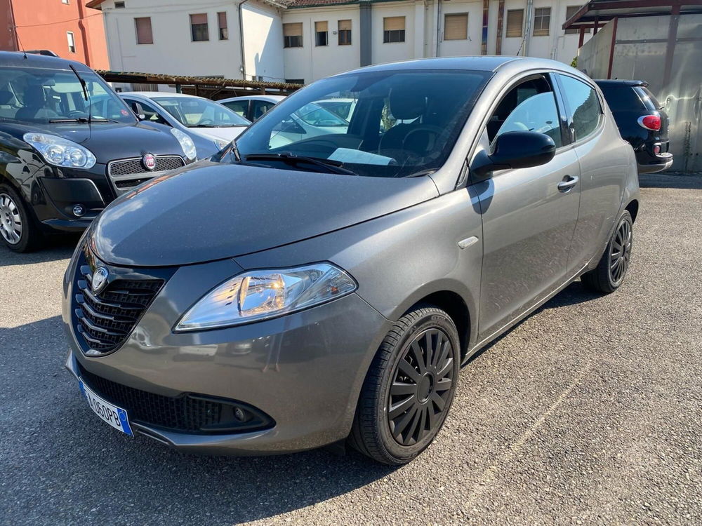 Lancia Ypsilon usata a Arezzo