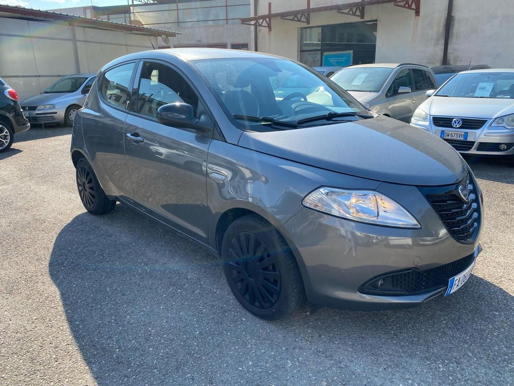 Lancia Ypsilon usata a Arezzo (2)