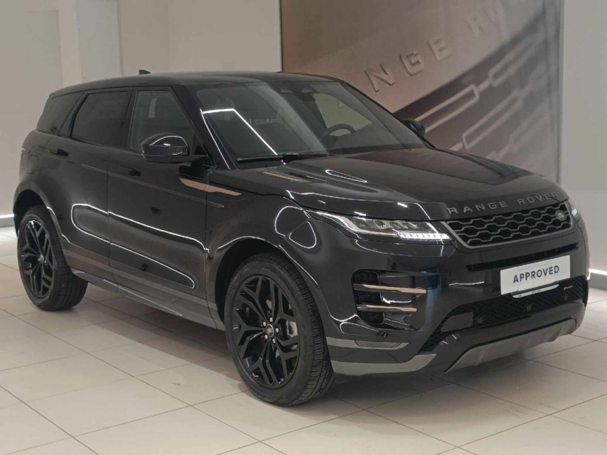 Land Rover Range Rover Evoque 2.0D I4 163 CV AWD Auto R-Dynamic  del 2023 usata a Savona