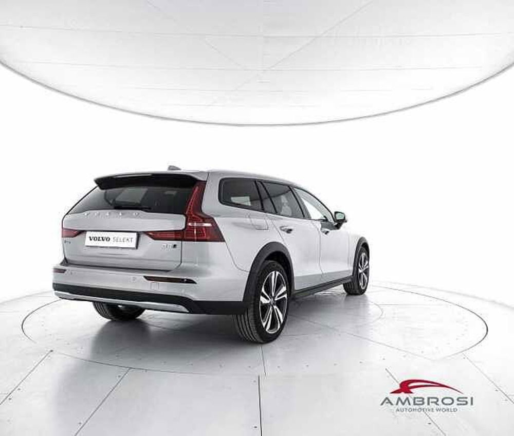 Volvo V60 Cross Country nuova a Perugia (3)