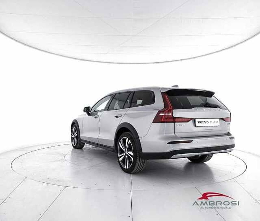 Volvo V60 Cross Country nuova a Perugia (4)