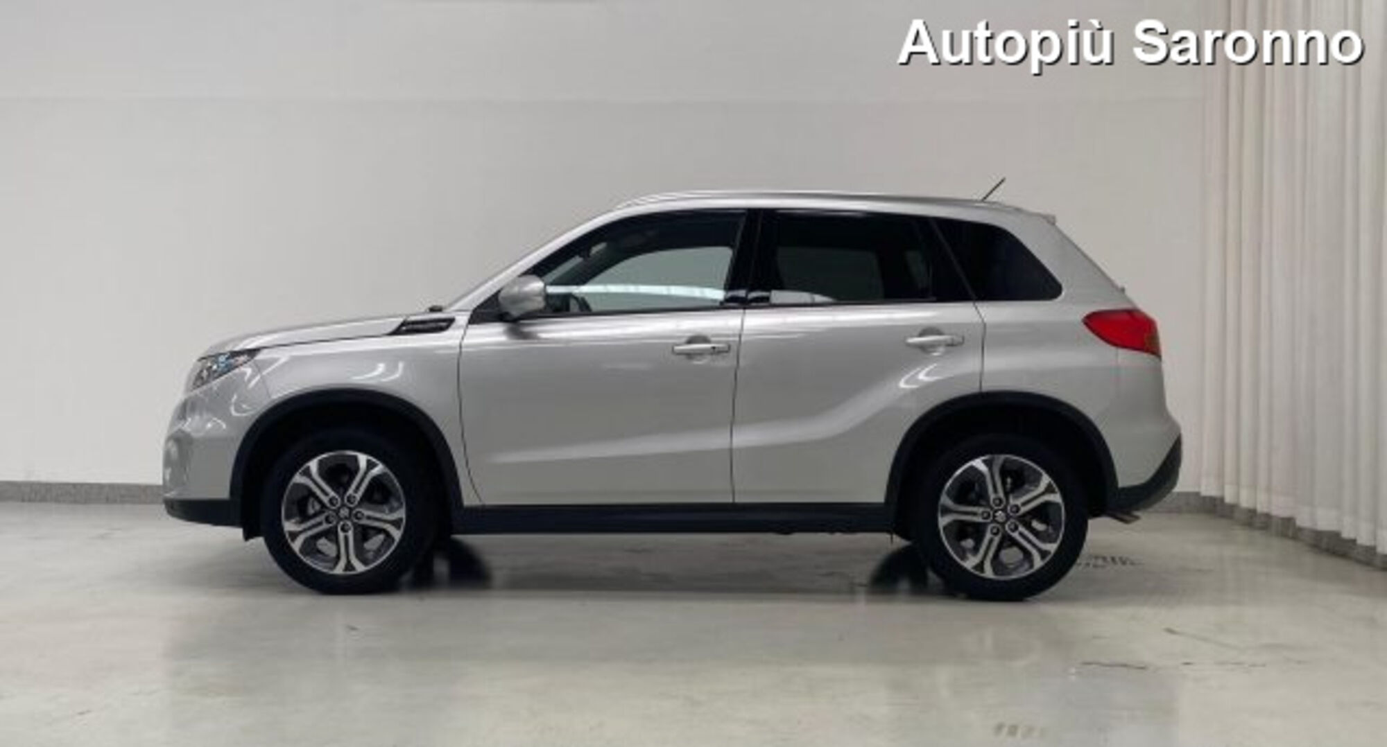 Suzuki Vitara 1.6 VVT 4WD AllGrip V-Top del 2016 usata a Saronno