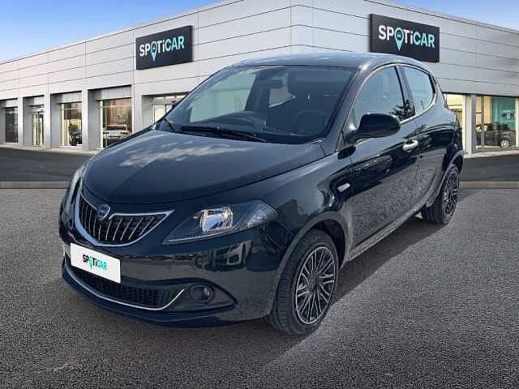 Lancia Ypsilon 1.0 FireFly 5 porte S&amp;S Hybrid Gold Plus del 2023 usata a Ravenna