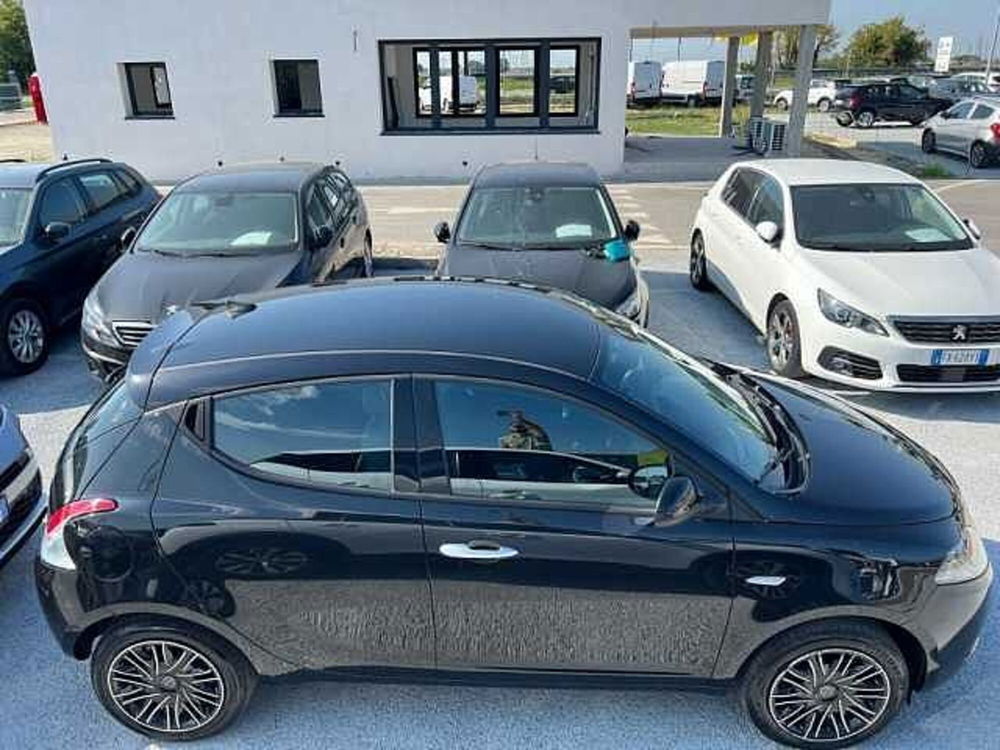 Lancia Ypsilon usata a Ravenna (4)