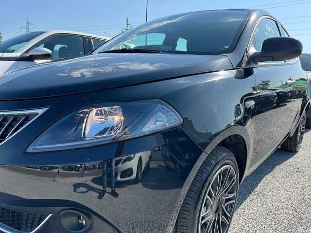 Lancia Ypsilon usata a Ravenna (8)