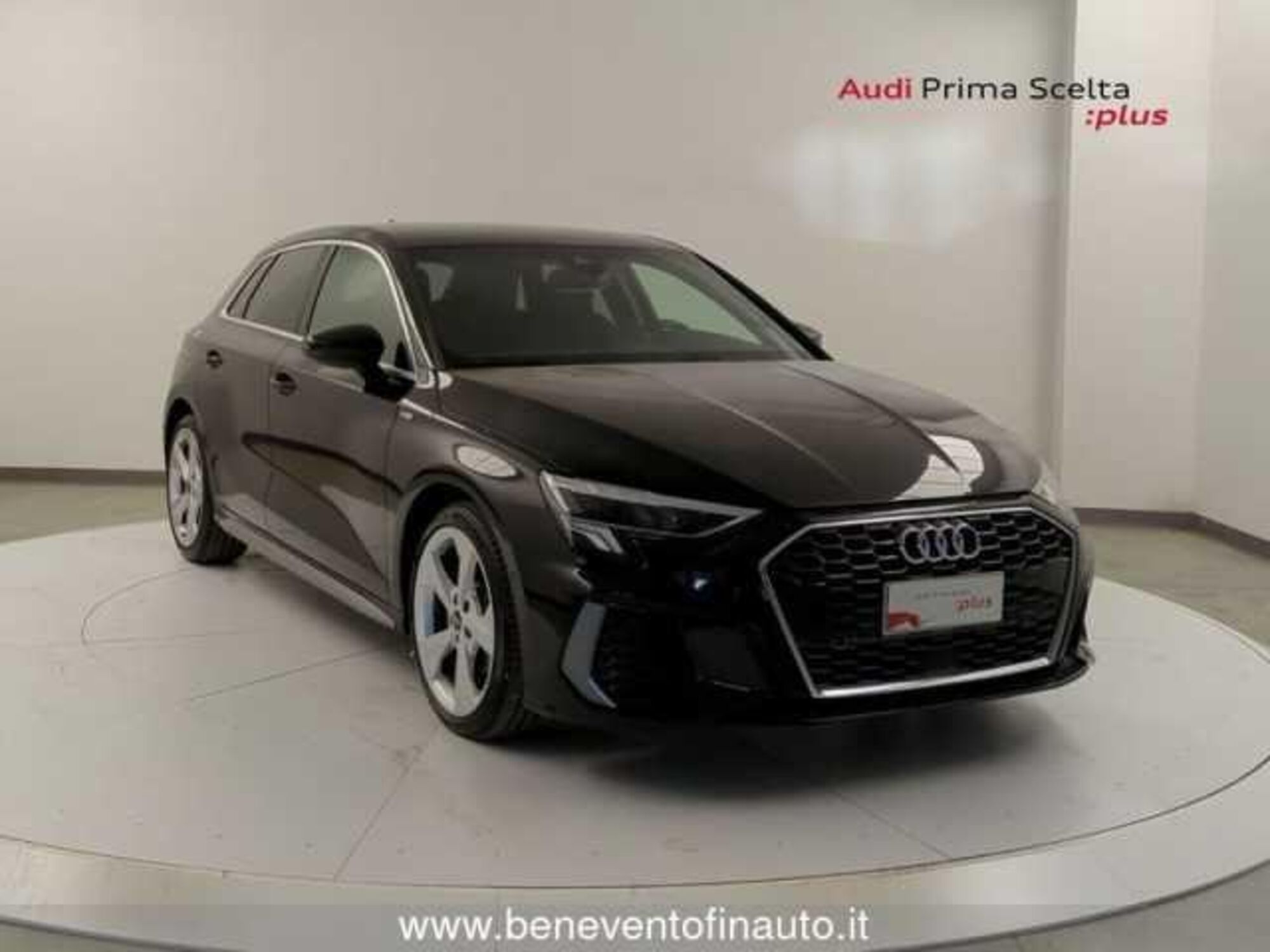 Audi A3 Sportback 30 TDI S line edition  del 2023 usata a Pratola Serra