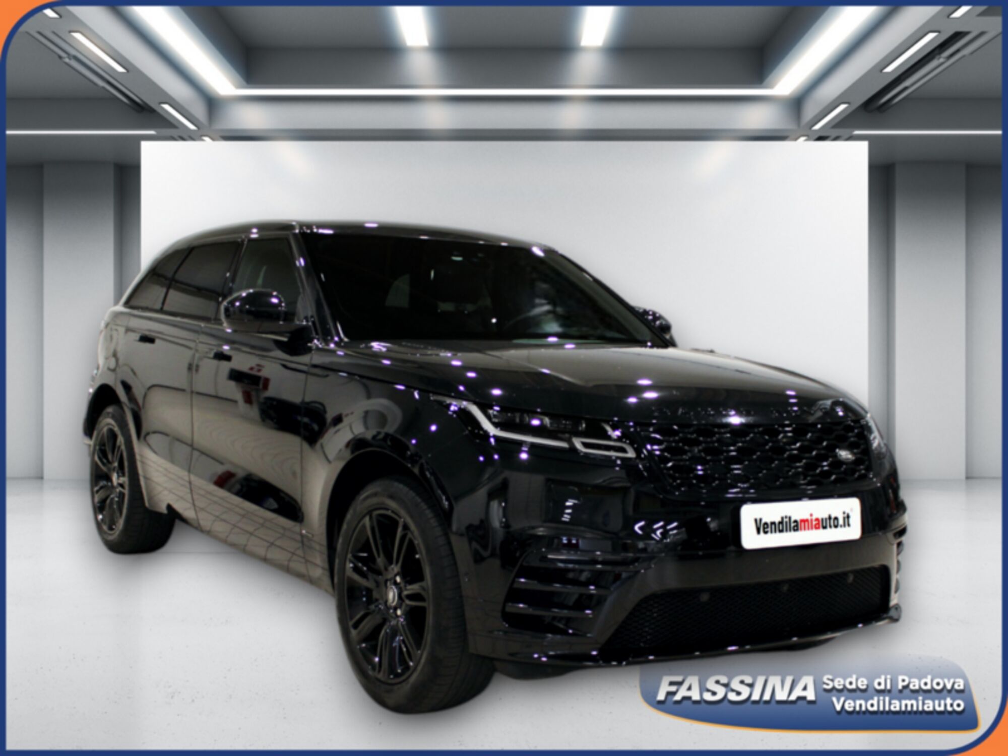 Land Rover Range Rover Velar 2.0 Si4 300 CV R-Dynamic S  del 2020 usata a Milano