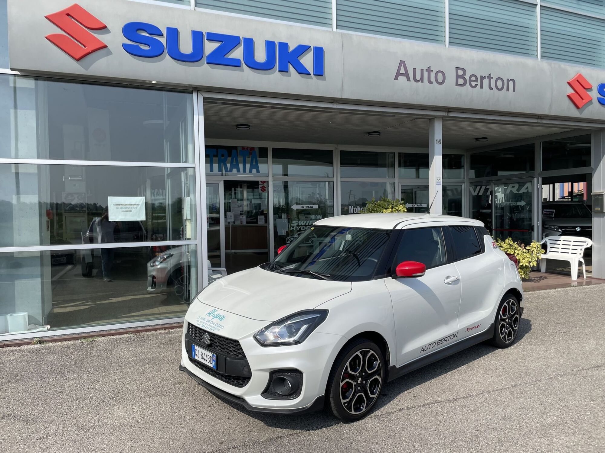 Suzuki Swift 1.4h Sport 2wd del 2022 usata a Creazzo