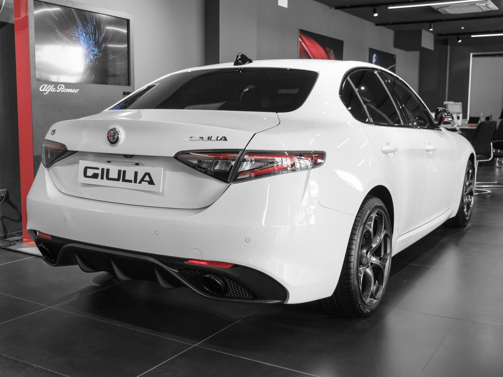 Alfa Romeo Giulia nuova a Prato (4)