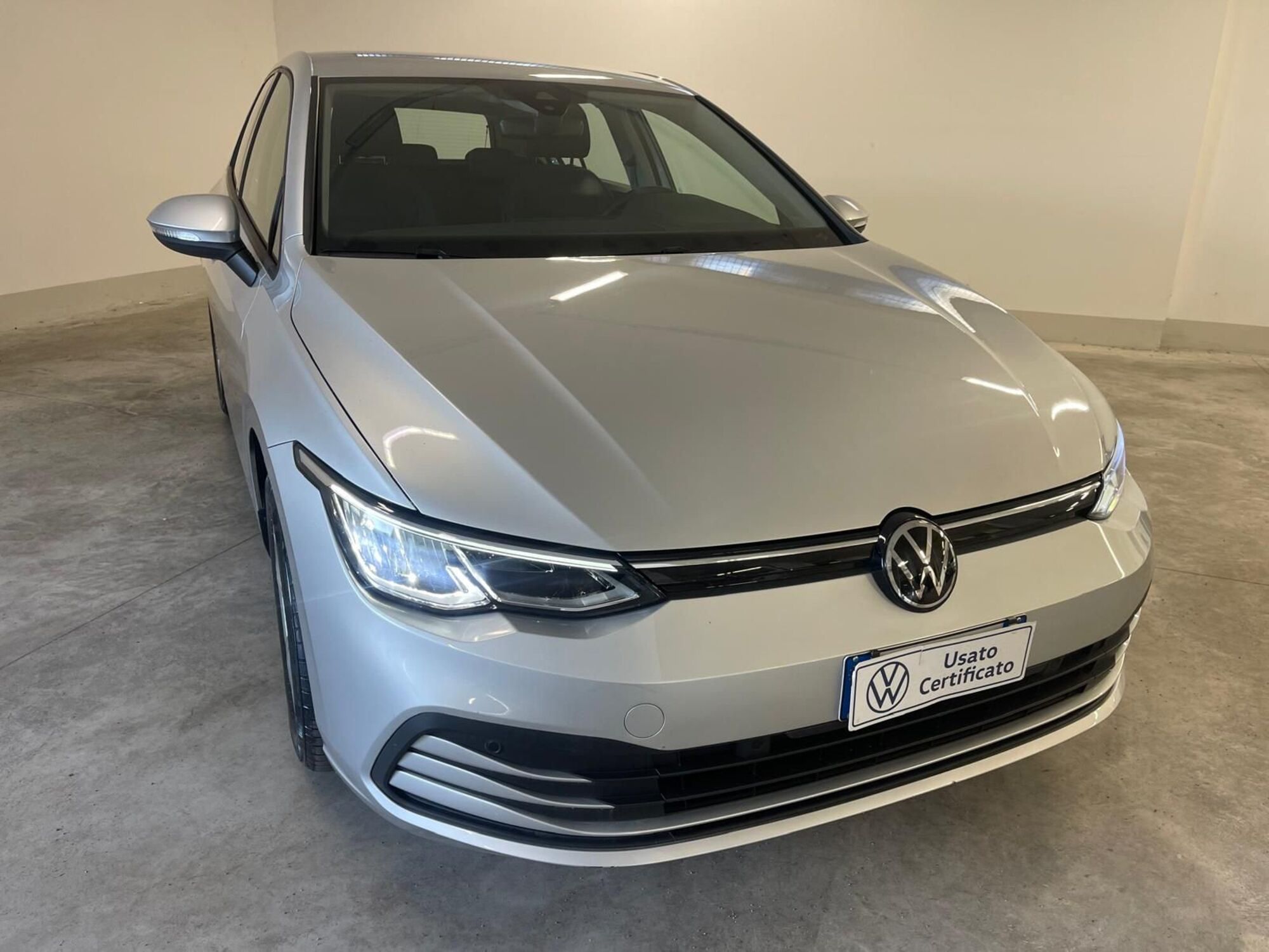 Volkswagen Golf 2.0 TDI 150 CV DSG SCR Life  del 2023 usata a Avezzano