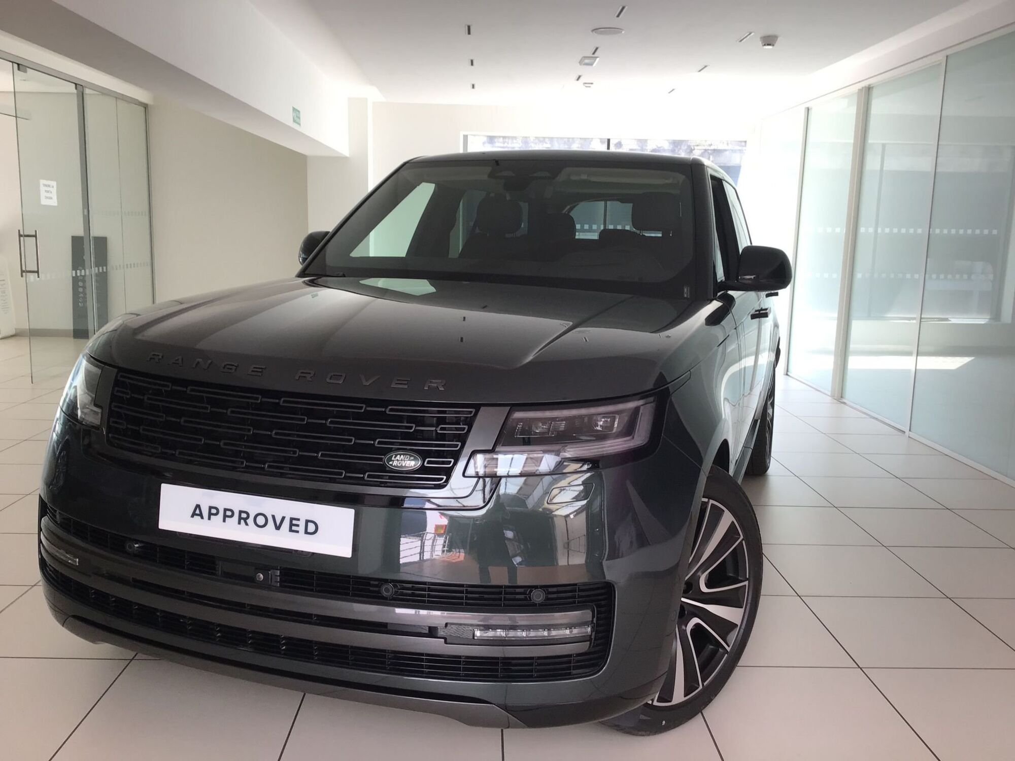 Land Rover Range Rover 3.0D l6 HSE nuova a Genova