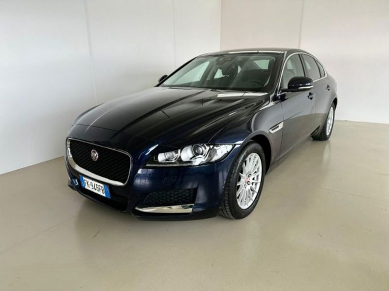 Jaguar XF 2.0 D 180 CV AWD aut. Prestige  del 2017 usata a Modena