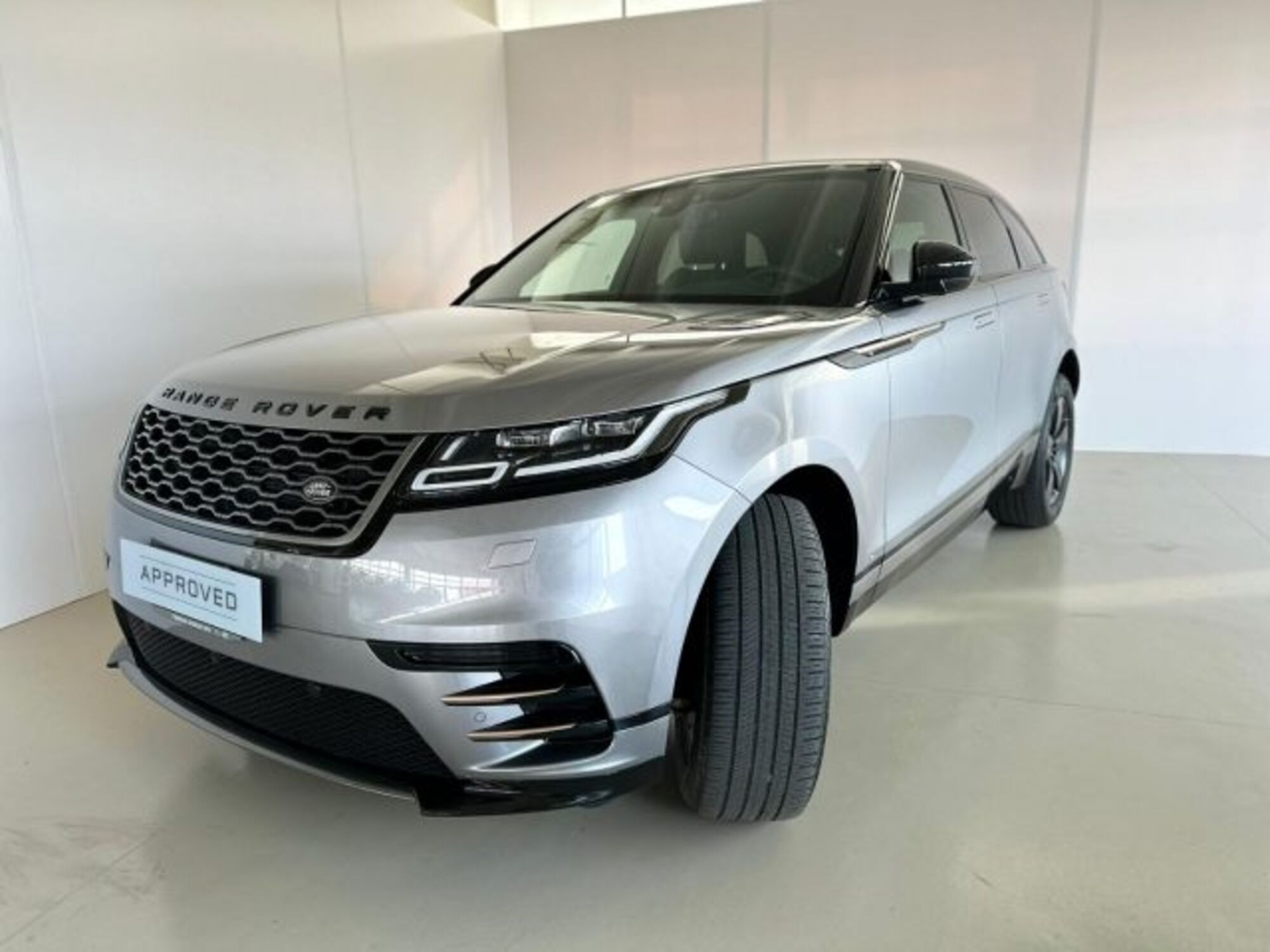 Land Rover Range Rover Velar 2.0D I4 180 CV R-Dynamic S  del 2020 usata a Modena