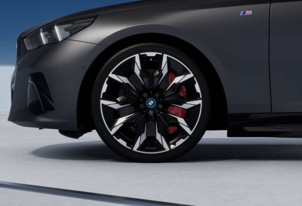 BMW i5 Touring nuova a Modena (8)