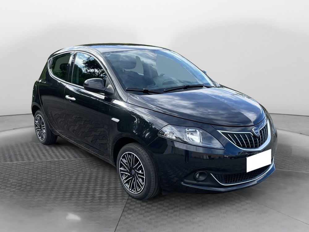 Lancia Ypsilon usata a Como