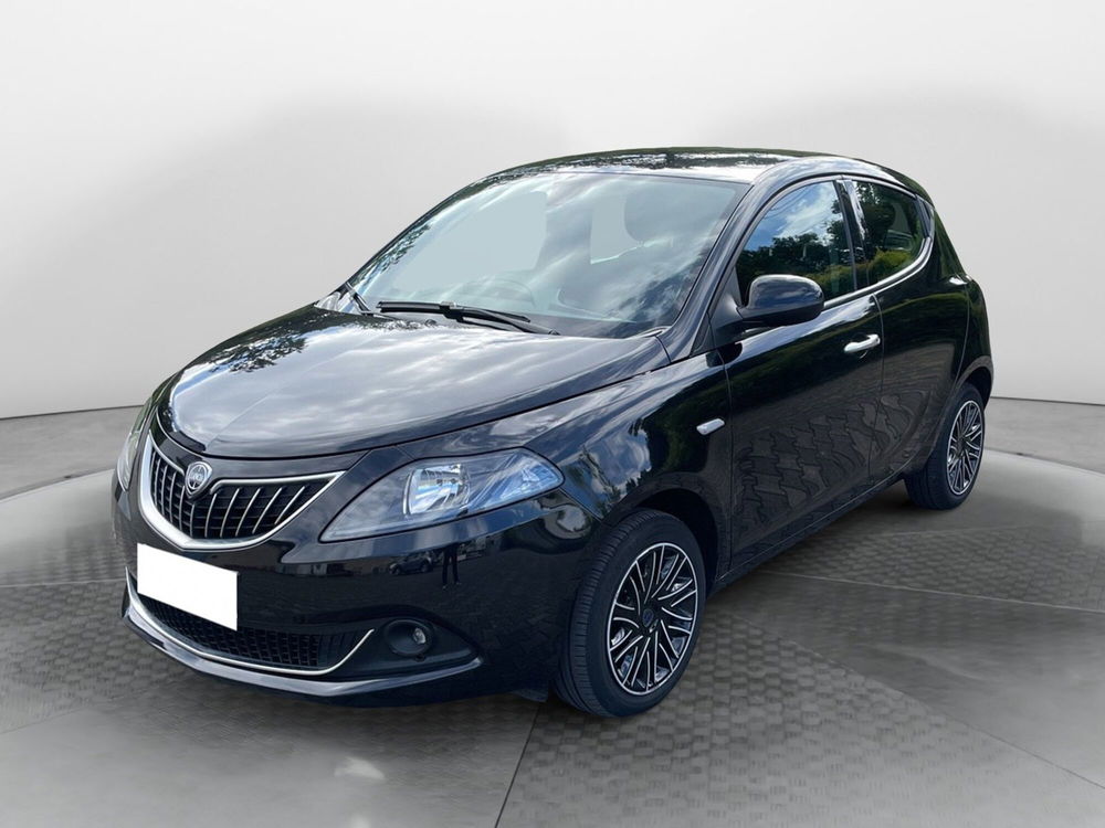 Lancia Ypsilon usata a Como (2)